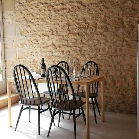 Le Sorbier 2 Bed/2 Bath With Swimming Pool מונטיניאק
