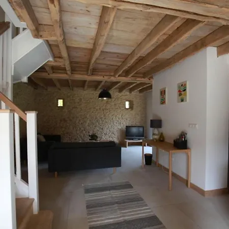 Le Sorbier 2 Bed/2 Bath With Swimming Pool מלון מונטיניאק