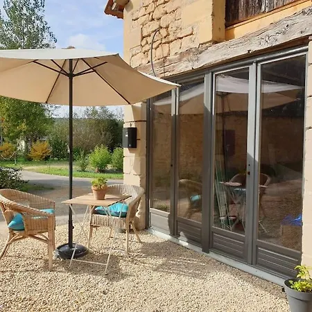 Le Sorbier 2 Bed/2 Bath With Swimming Pool מונטיניאק