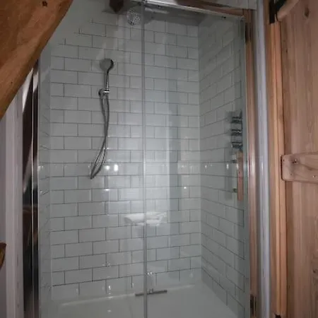 Le Sorbier 2 Bed/2 Bath With Swimming Pool מונטיניאק